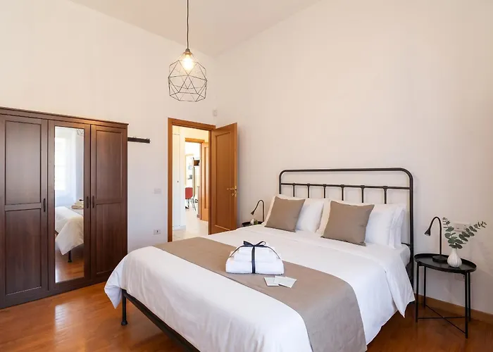 Trastevere Chic 2 - Near Center & Station * Rom