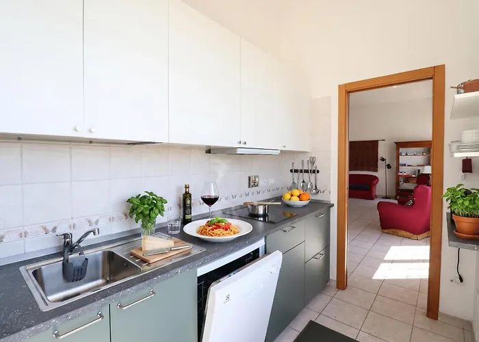 Apartment Trastevere Chic 2 - Near Center & Station Rom